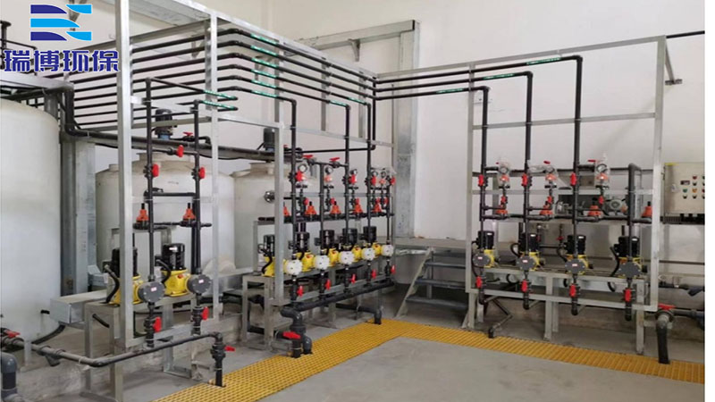 污水廠水處理加藥裝置｜三箱自動加藥裝置｜PAC混凝劑｜PAM聚丙烯酰胺｜酸堿PH｜工業(yè)污水｜緩釋阻垢劑｜酸堿PH｜水處理廠家圖