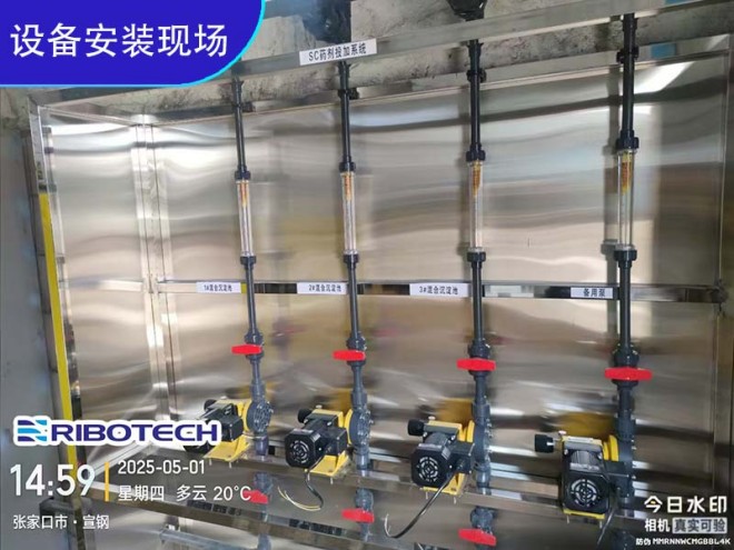 全自動(dòng)加藥裝置_PAC_PAM絮凝劑__三箱加藥設(shè)備_廠家安裝現(xiàn)場(chǎng)圖