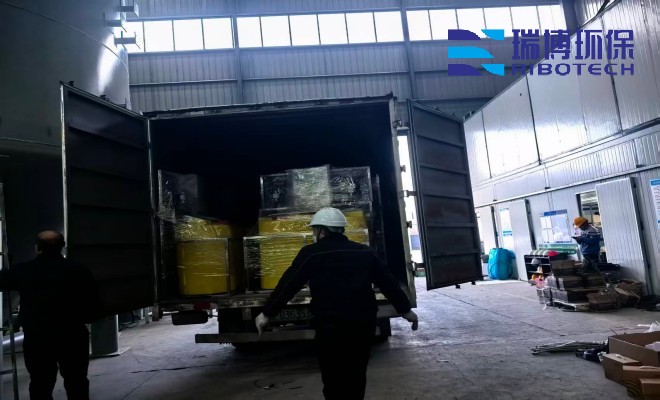 全自動(dòng)加藥裝置_PAC_PAM絮凝劑__三箱加藥設(shè)備_發(fā)貨現(xiàn)場(chǎng)圖