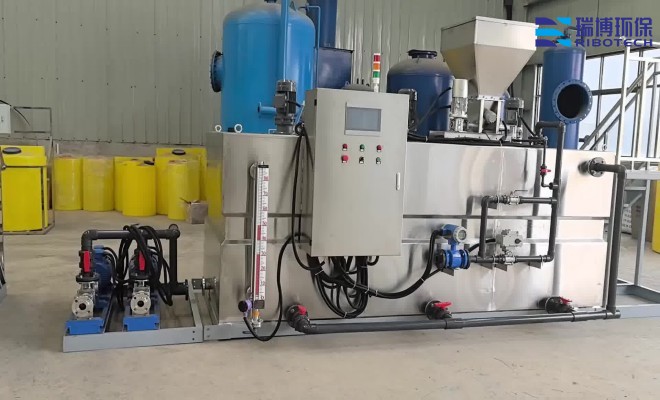 全自動(dòng)加藥裝置_PAC_PAM絮凝劑__三箱加藥設(shè)備_廠家圖